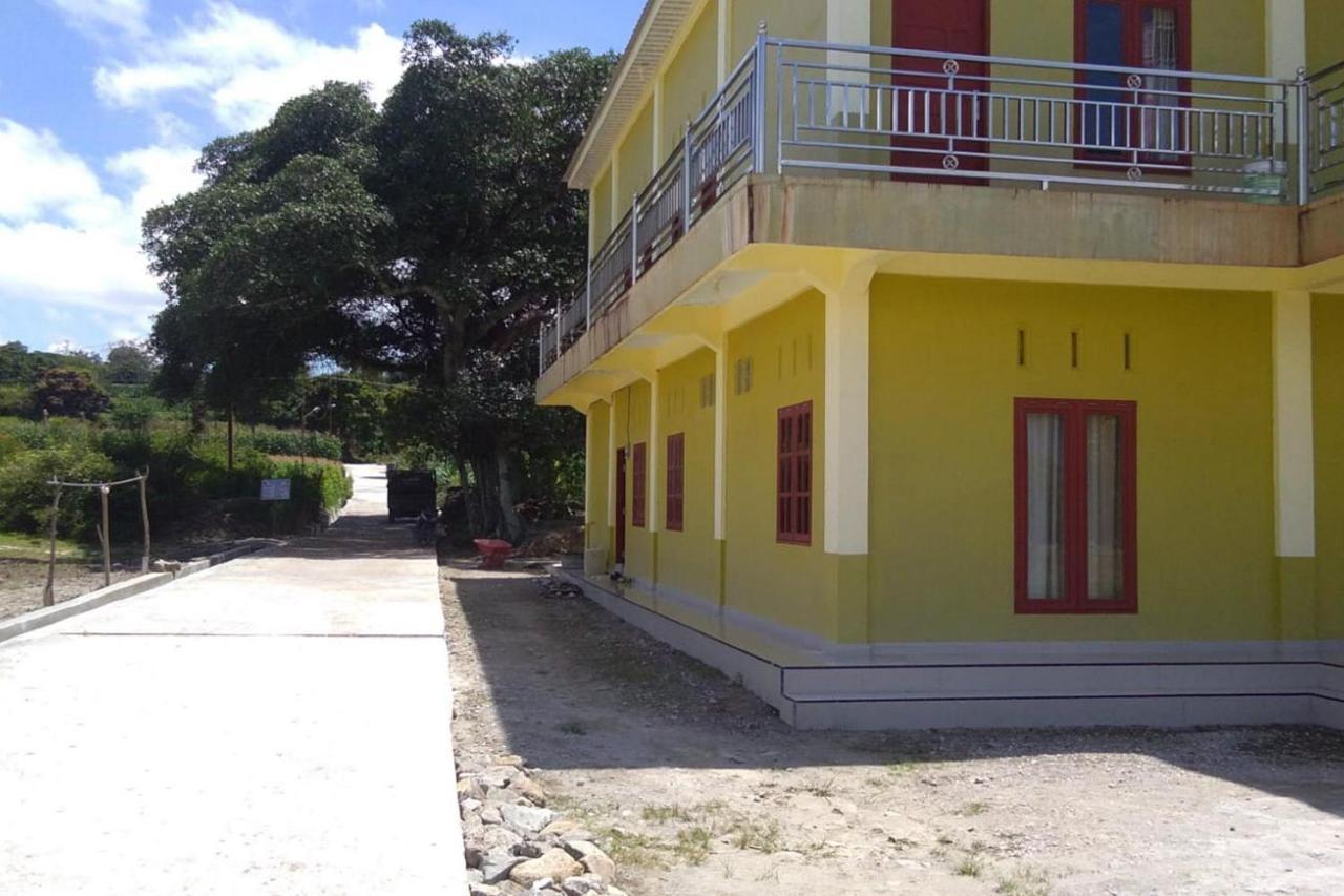 Sinapuran Hotel Anugrah Situngkir 3 Near Creative Hub Pangururan Samosir Redpartner المظهر الخارجي الصورة